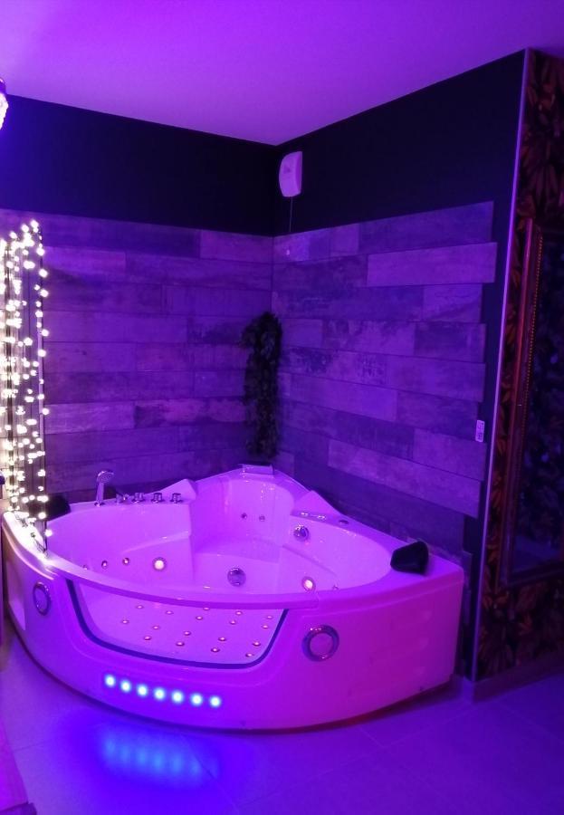 Romantisme Et Glamour 2 Avec Spa , Clim Et Jardin Digione Esterno foto